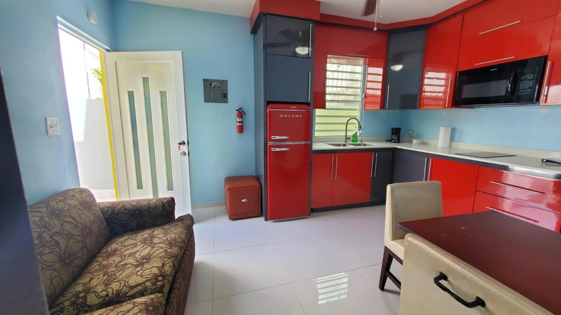 Appartamento Fishing Village Sleeps Up To 8 With Kitchenette, Unit 3 Catano
