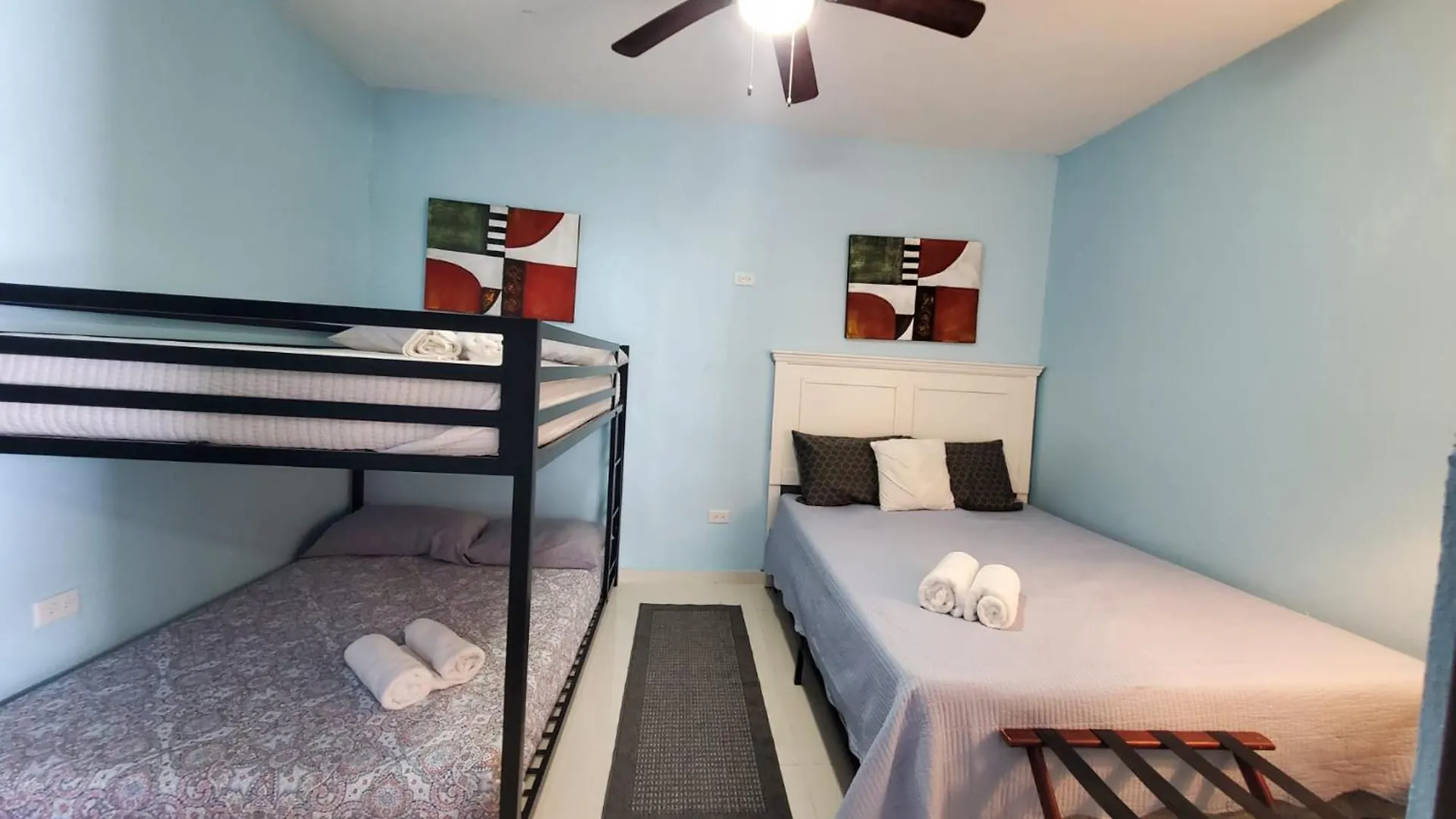 Fishing Village Sleeps Up To 8 With Kitchenette, Unit 3 Catano Porto Rico
