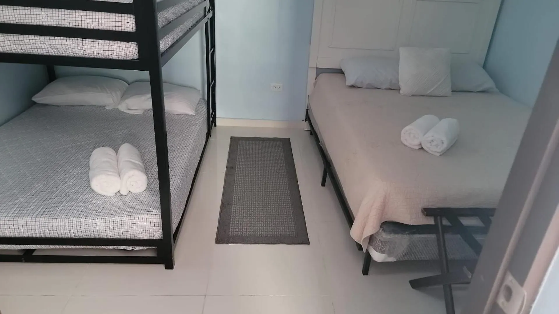 Fishing Village Sleeps Up To 8 With Kitchenette, Unit 3 Catano