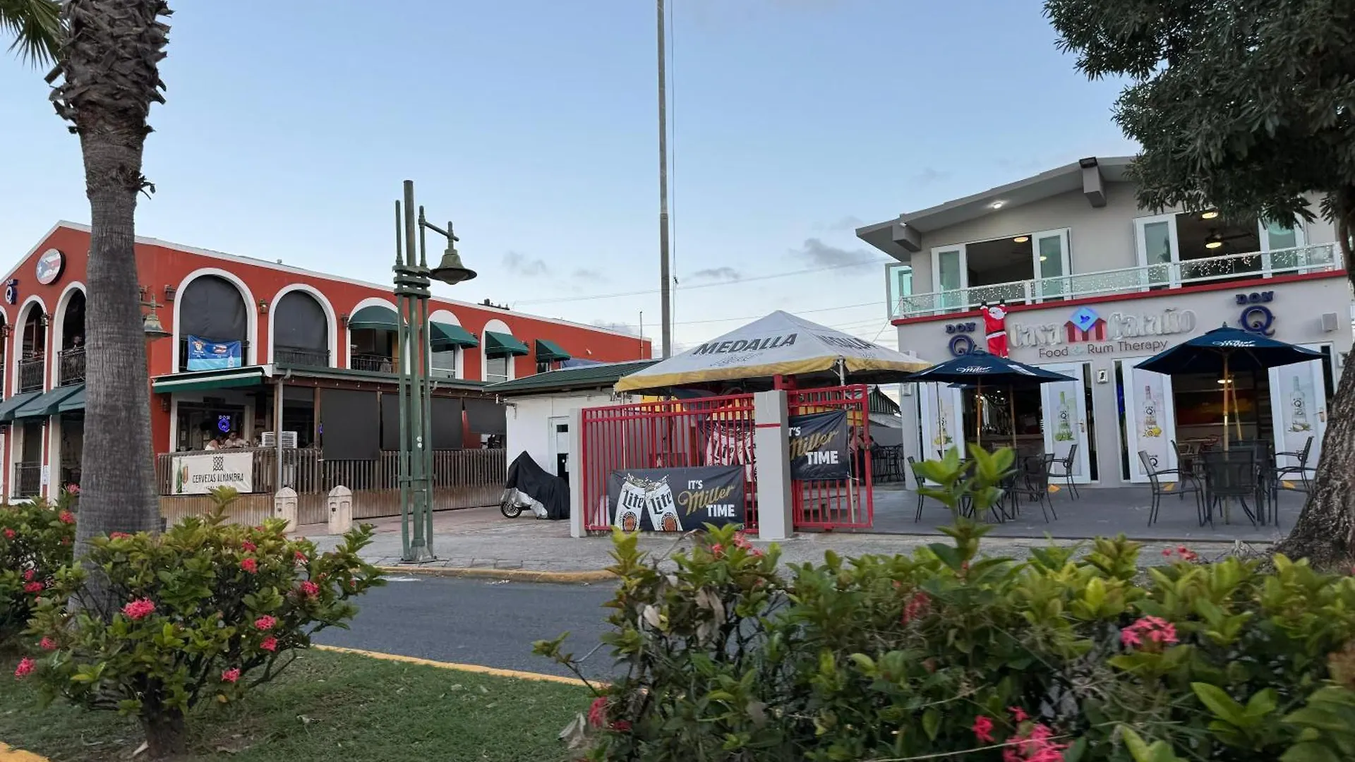 Fishing Village Sleeps Up To 8 With Kitchenette, Unit 3 Catano Porto Rico